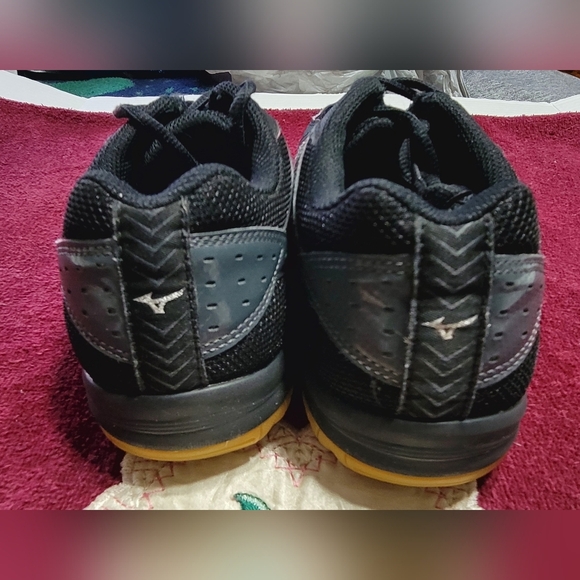 Mizuno Women's Wave Cyclone 2 Volleyball Shoe Black/silver Size 9 - Picture 8 of 14